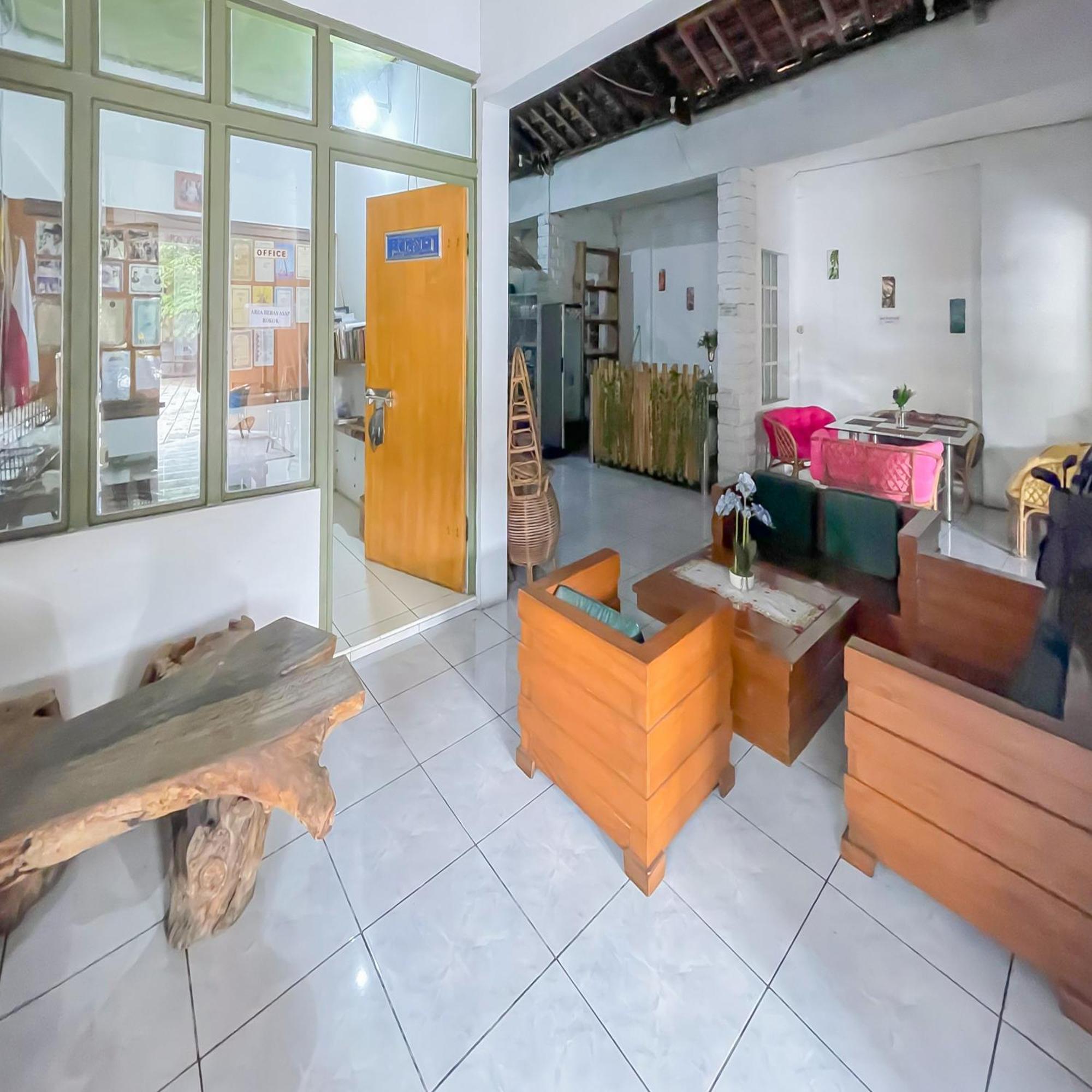 Reddoorz Syariah At Jalan Ra Kosasih Sukabumi Hotel Eksteriør billede