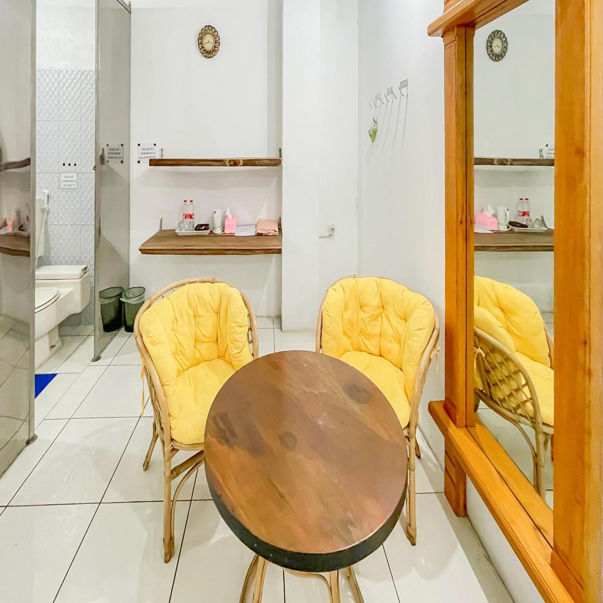 Reddoorz Syariah At Jalan Ra Kosasih Sukabumi Hotel Eksteriør billede