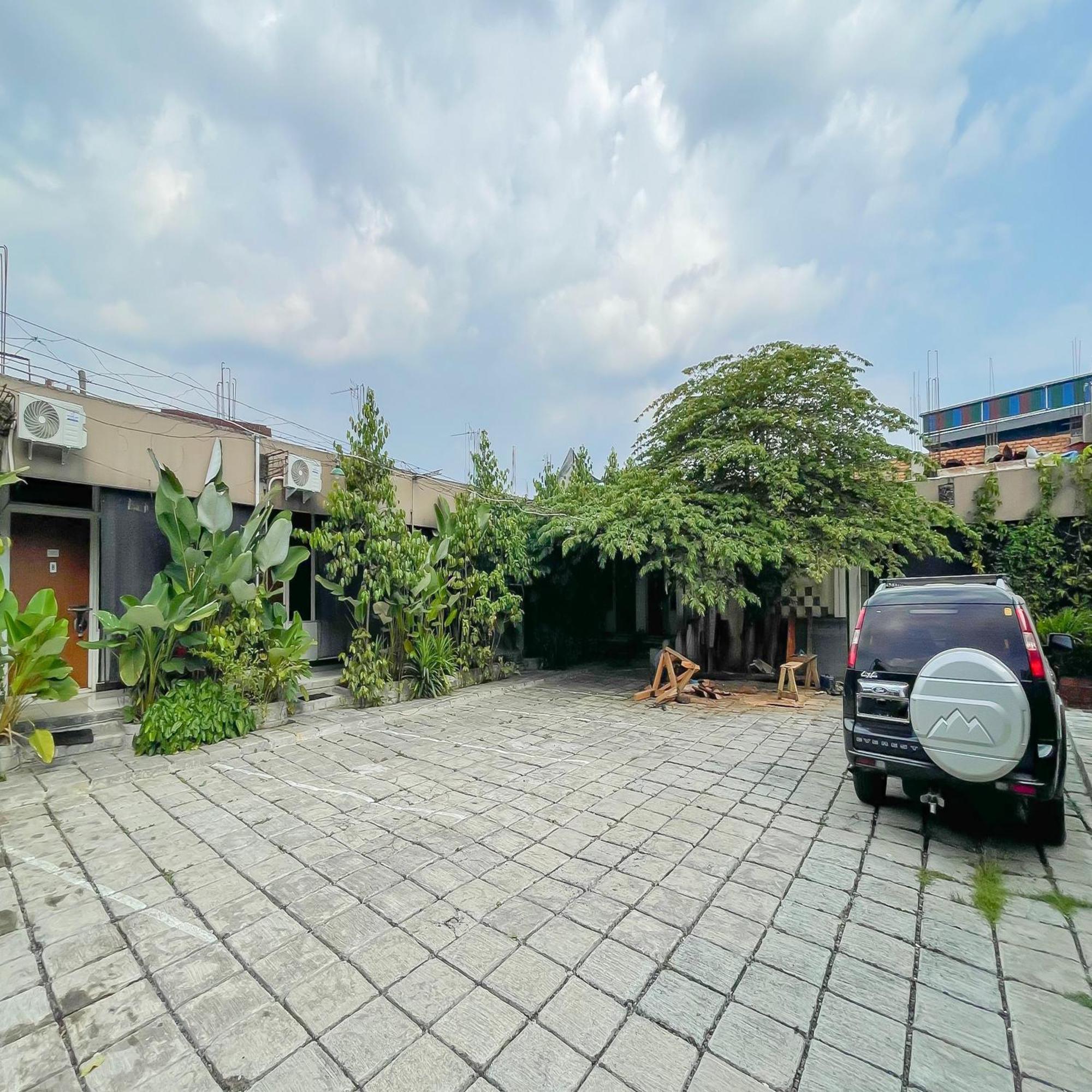Reddoorz Syariah At Jalan Ra Kosasih Sukabumi Hotel Eksteriør billede